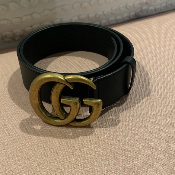 Gucci Black Belt with Bold Gold GG Buckle - Picture 1 of 6